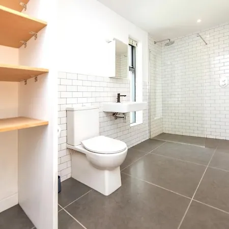 Modern Luxury -four Bed House בית נופש גלוואיי