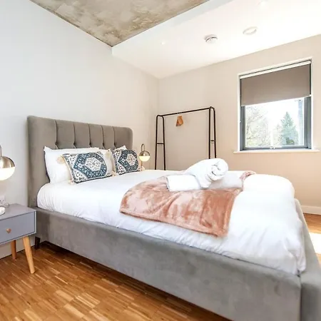 Modern Luxury -four Bed House גלוואיי