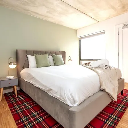 بيت للعطل Modern Luxury -four Bed House غالواي